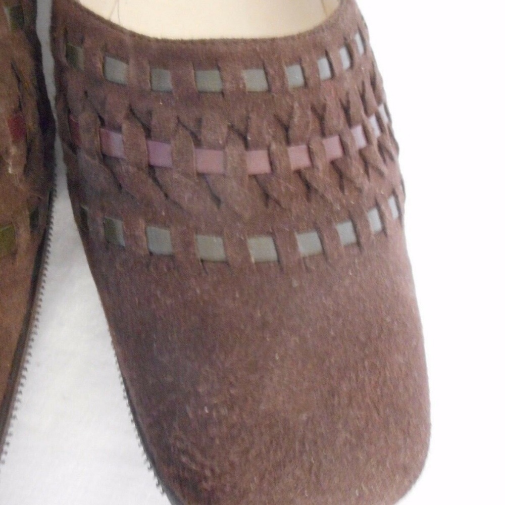 Salvatore Ferragamo Boutique Brown Suede Pumps - Picture 2 of 8